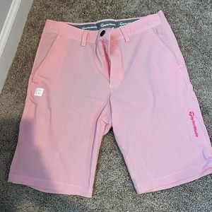 Taylormade pink golf short size m